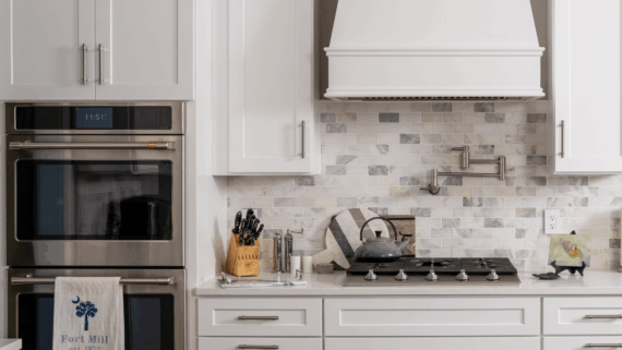 How to Choose the Right Range Hood for a Custom Kitchen Look